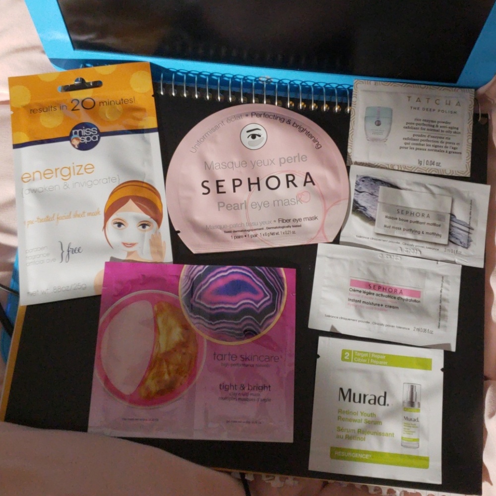 Gift w/purchase face/eye mask, moisturizer samples